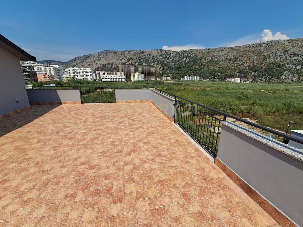 4-story hotel + 2400 m2 plot for sale in Shengjin | 2400 m²