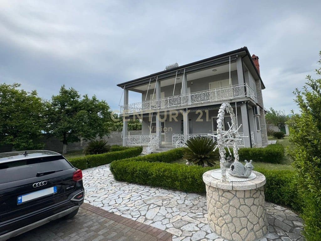2-story villa and land For Sale in Grudë e Re, Shkodër - €250,000