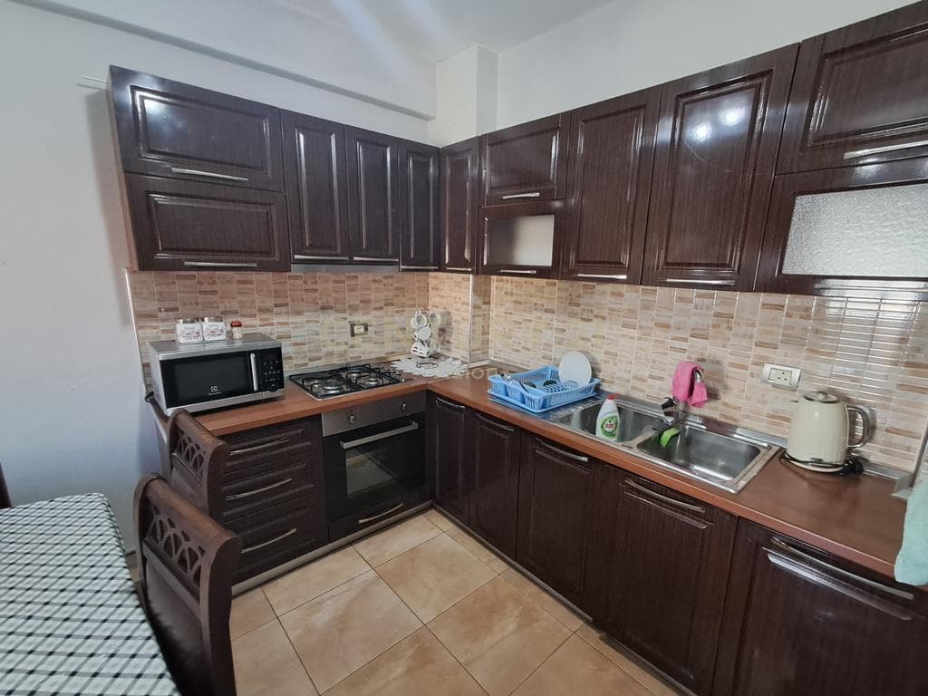 Apartament 2+1+2 me qira afer sahatit, Shkodër | 110 m² 2