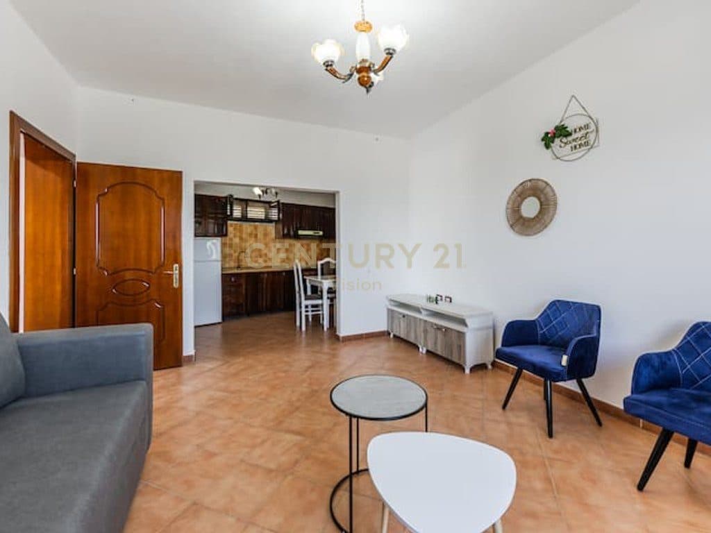 Vilë 2-kateshe me qira në qender te Shirokes , Shkodrës | 100 m² 2
