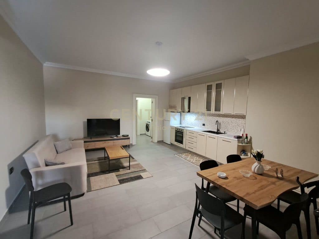 Kati i pare i nje shtepie private 1+1 me Qira afër stadiumit, Shkodër | 70 m²