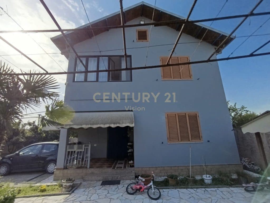 Vilë 2 kateshe Në Shitje në Hot, Shkoder - 150,000€ | 500 m²