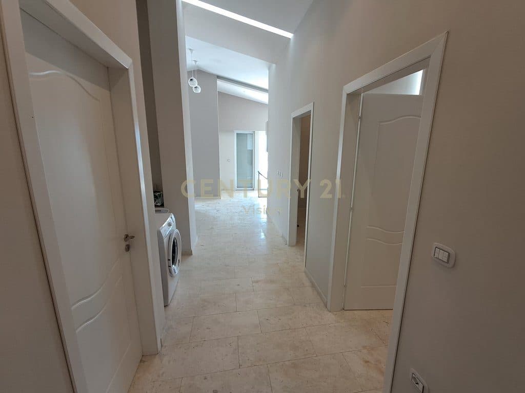 Penthouse 3+1+2 Për Shitje tek Grand Europa Resort në Velipojë | 150 m² 4