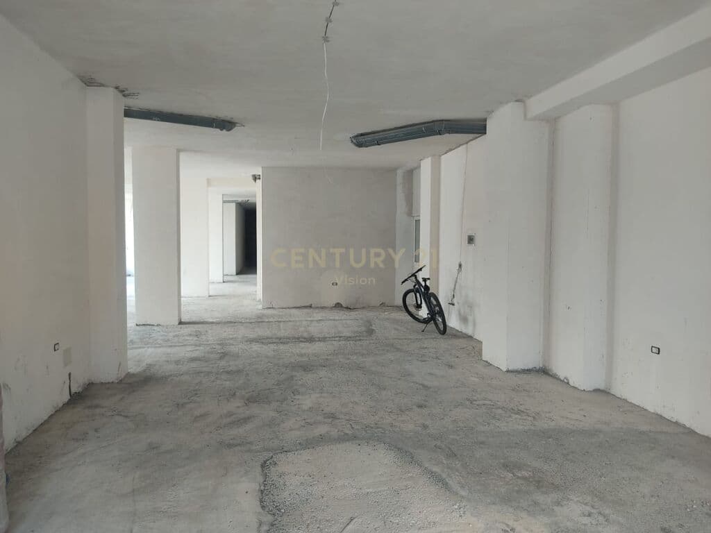 Business for sale near Rruga e Gjanë, Shkodër - 265 m² 1