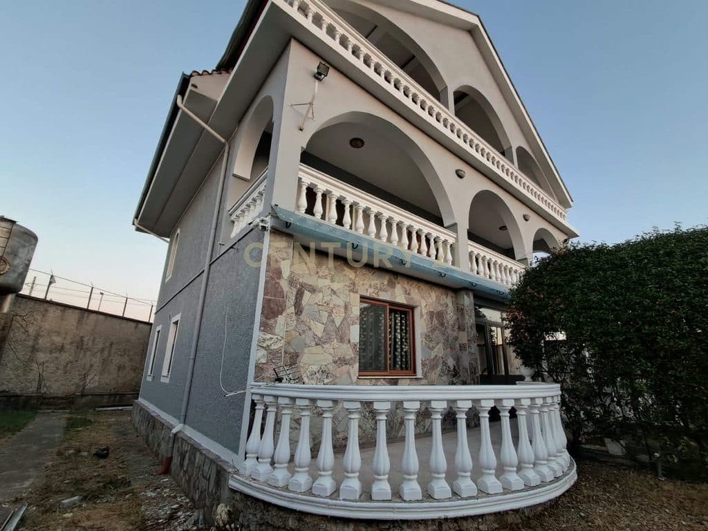Vilë 3-kateshe +toke me qira në Fermentim, Shkodër | 1000 m²