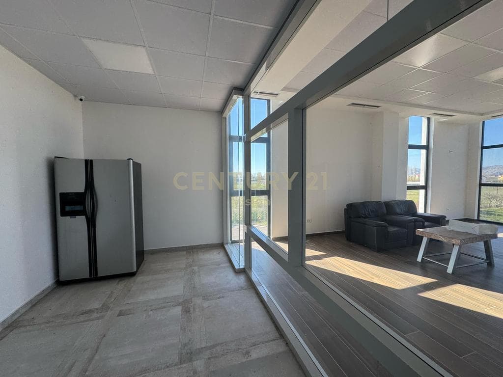2-storey building + Land for sale Lezhë - Lac highway 12200 m² 4