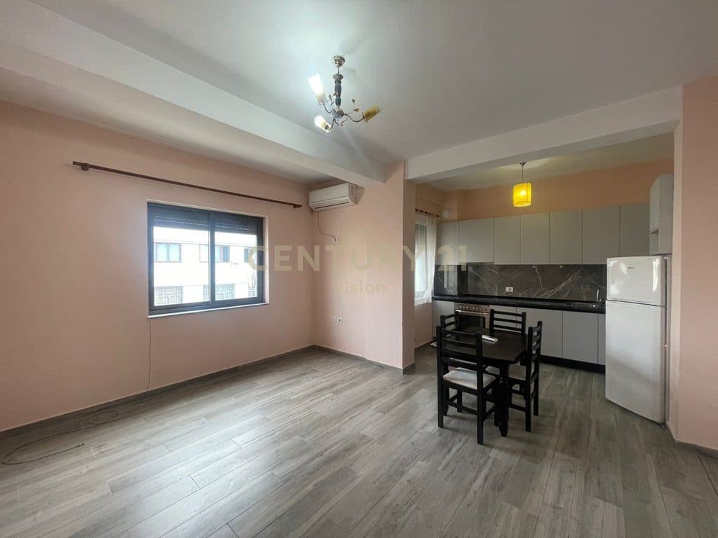 Apartament 3+1 Me Qira në Qendër, Shkodër | 120 m²