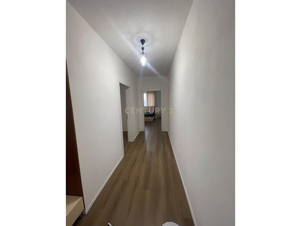 Apartament 2+1+2 për Qira në Kompleksin Curri, Shkodër | 100 m²