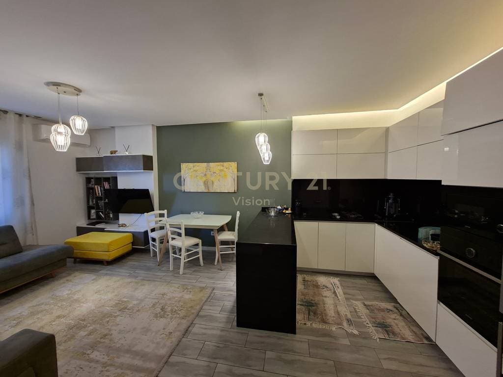 Apartment 2+1+2 for sale near Restaurant Tradita Shkoder 2