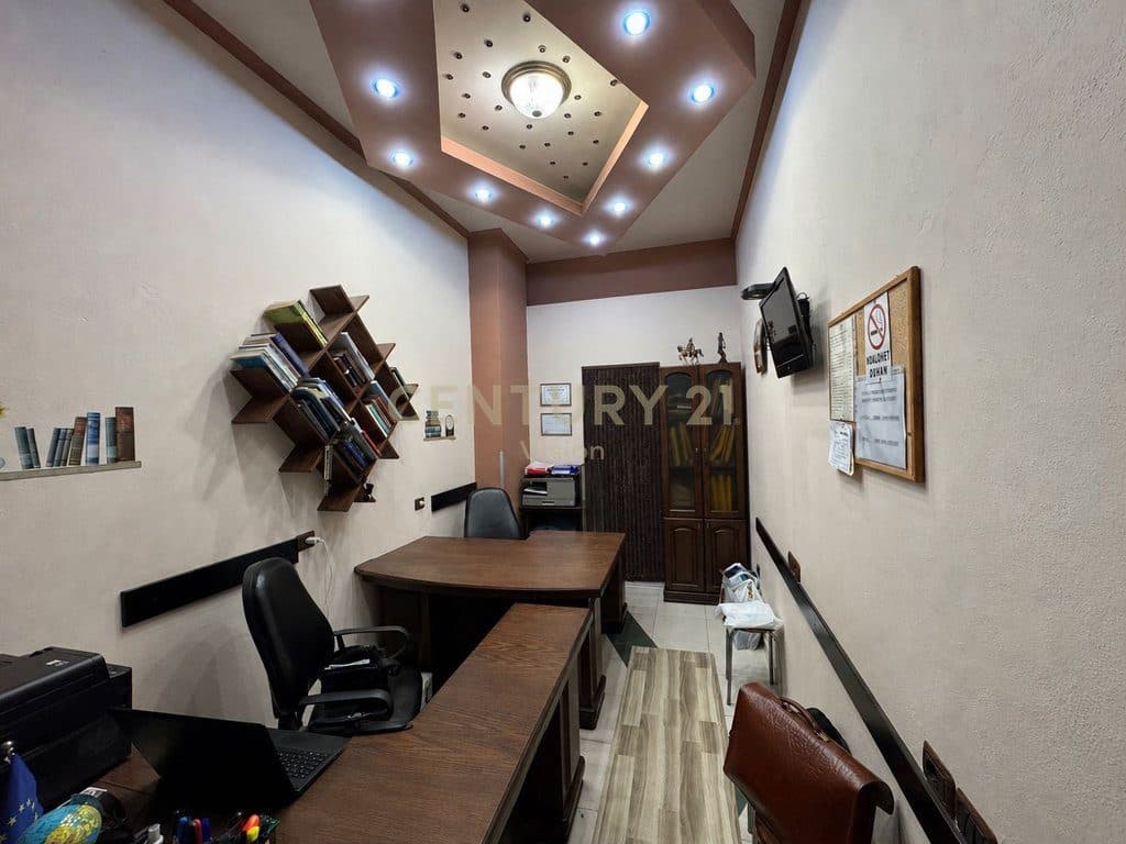 Business Unit for Sale in the Center of Shkodra, Parrucë.