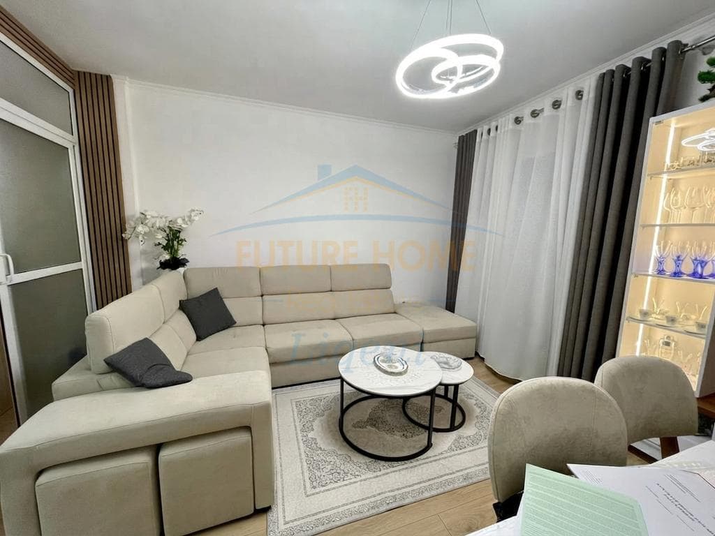 Shitet, Apartament 1+1 (I Konvertuar ne 2+1), Kinostudio, Tiranë 2
