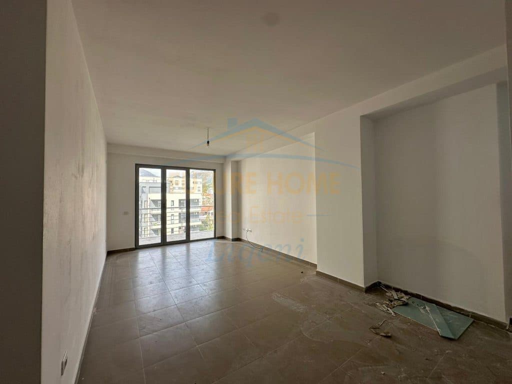 Shitet, Apartament 2+1, Kinostudio, Tiranë 2