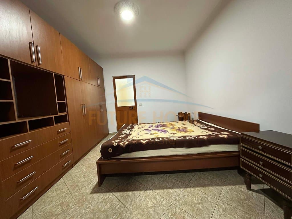 Shitet, Apartament 2+1+2, Unaza e Re. UNA68044