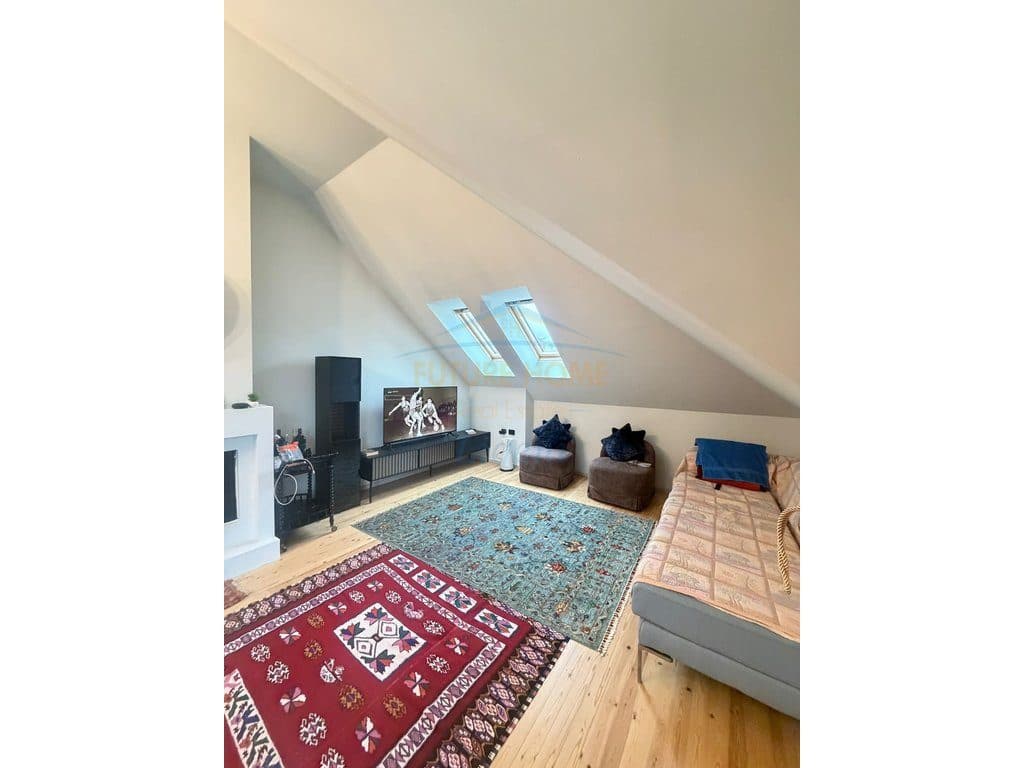 Shitet Apartament 2+1+2 , Komuna e Parisit 4