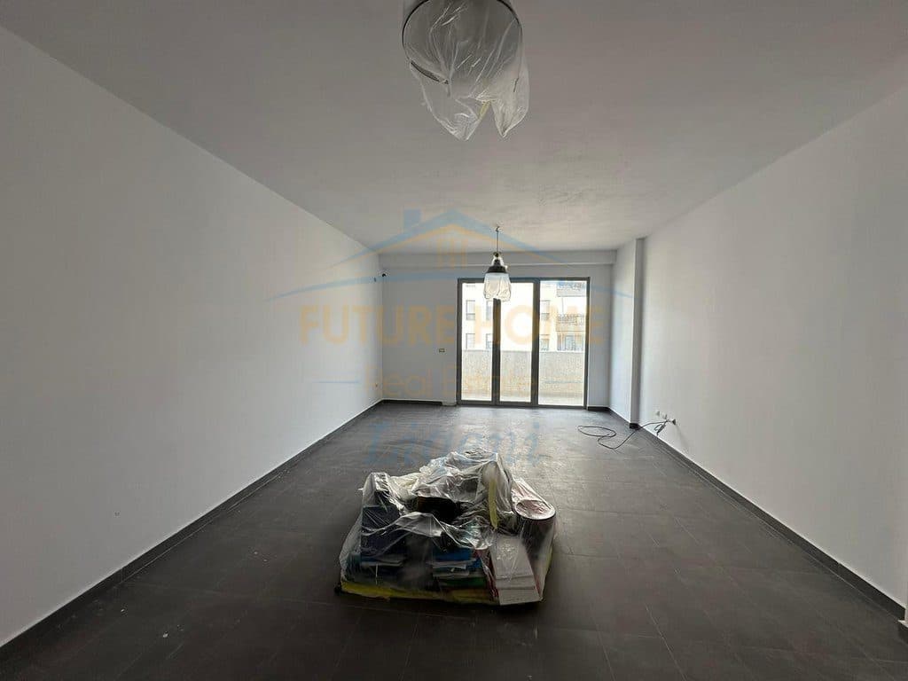 Shitet, Apartament 2+1, Kinostudio, Tiranë 2