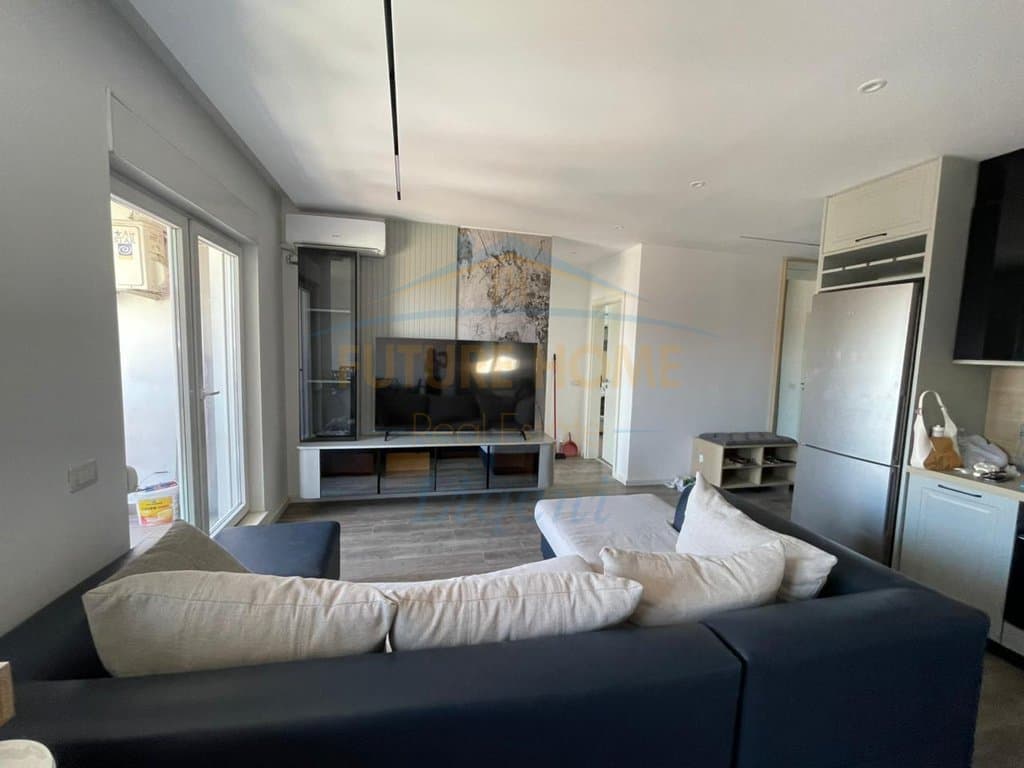Qera, Apartament 2+1, Ish Parku i Autobuzave, Tirane. 2