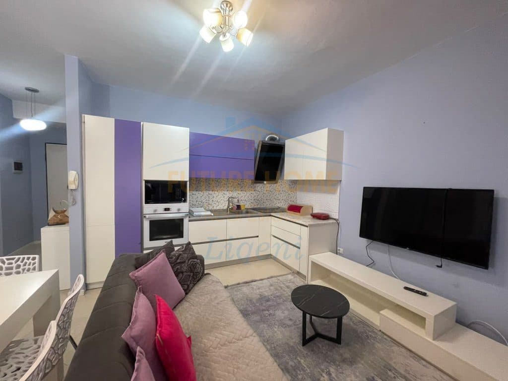Qera, Apartament 1+1, Komuna e Parisit, Tiranë