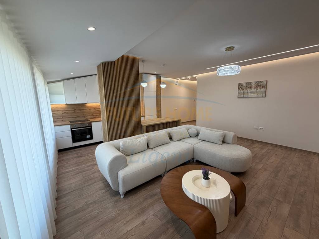 Shitet, Apartament 2+1, Liqeni i Thatë, Tiranë.