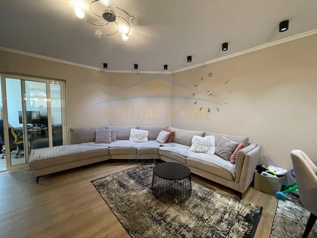 Qera, Apartament 2+1 Komuna E Parisit , Tiranë.