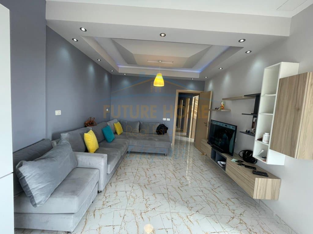Shitet, Apartament 2+1+Verande, Fresk, Tirane.