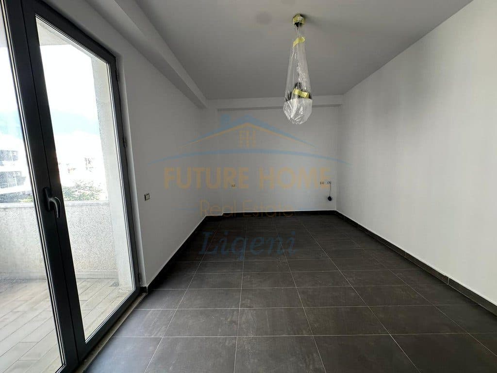 Shitet, Apartament 2+1, Kinostudio, Tiranë 4