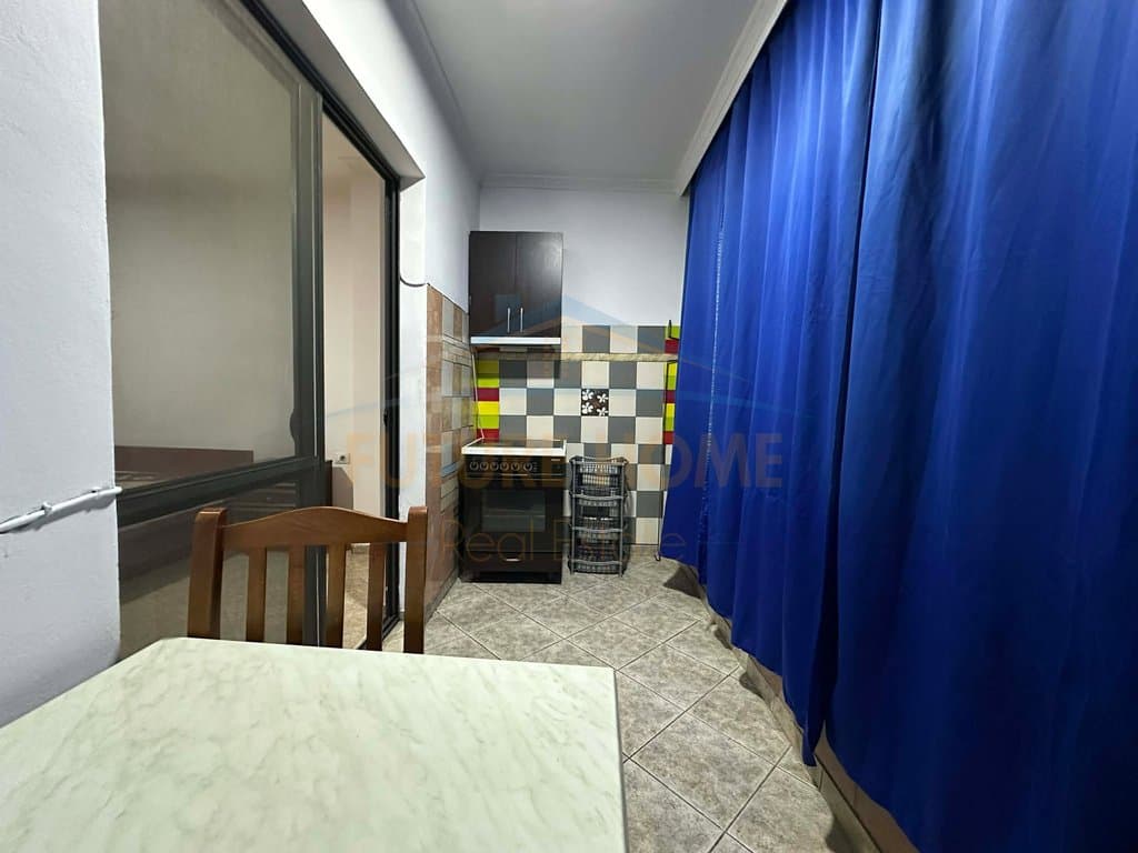 Shitet, Apartament 2+1+2, Unaza e Re. UNA68044