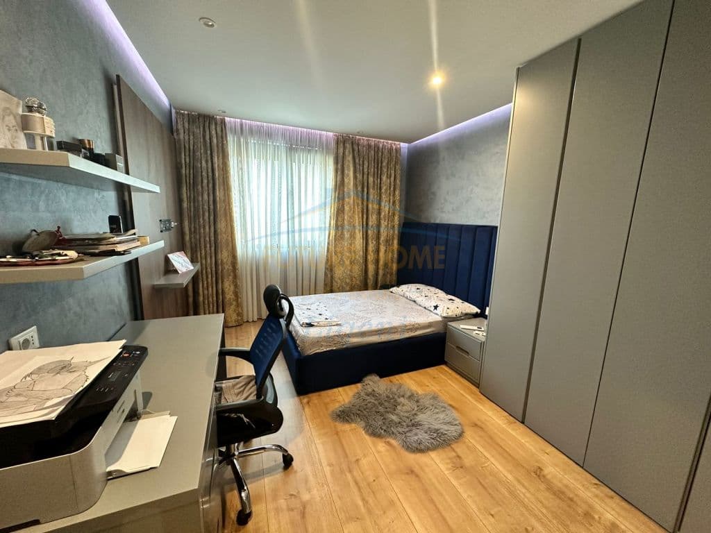 Qera, Apartament 3+1+2, Residenca Alba, Tiranë. 4