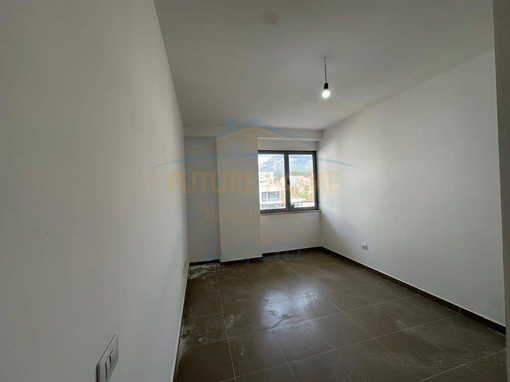 Shitet, Apartament 2+1, Kinostudio, Tiranë 4