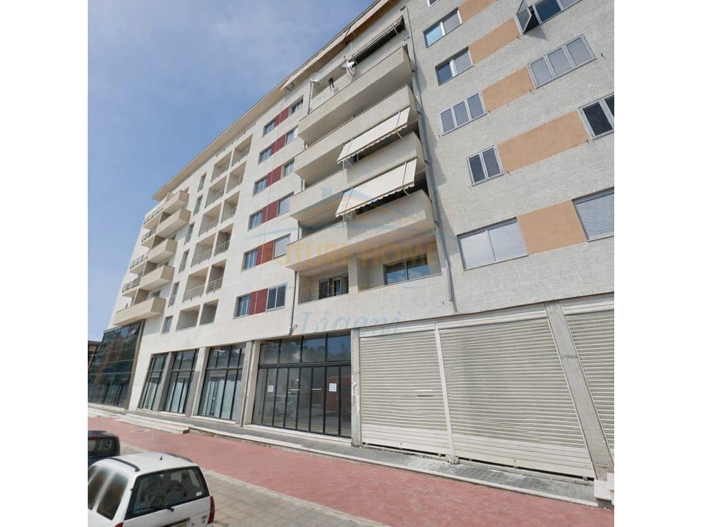 Shitet, Apartament 2+1, Kinostudio, Tiranë