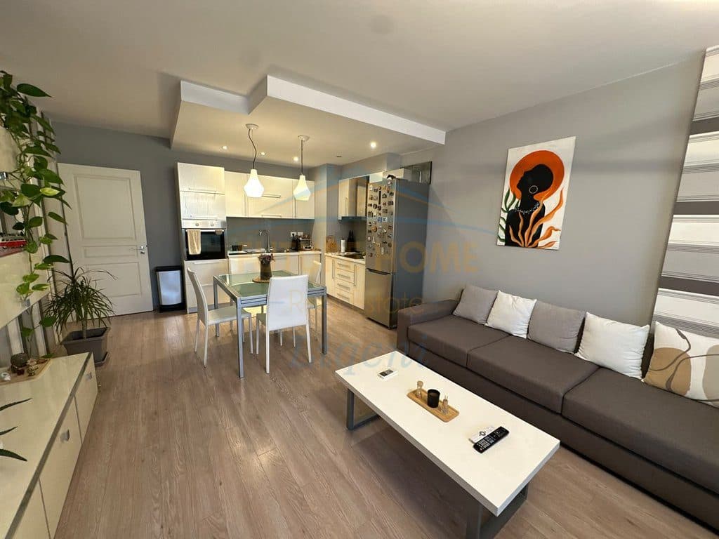 Shitet, Apartament 2+1 +Post Parkim, Liqeni i Thatë, Tiranë 285,000 € 4