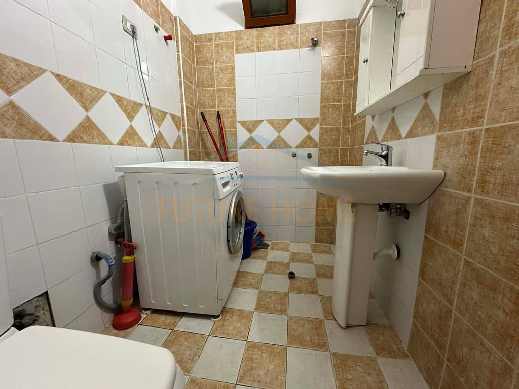 Shitet, Apartament 2+1+2, Unaza e Re. UNA68044