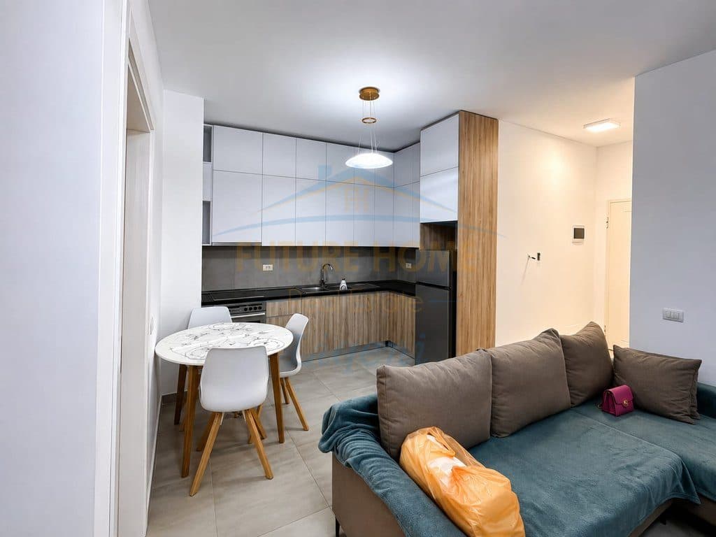 Shitet, Apartament 1+1, Kopshti Botanik, Tirane. 2