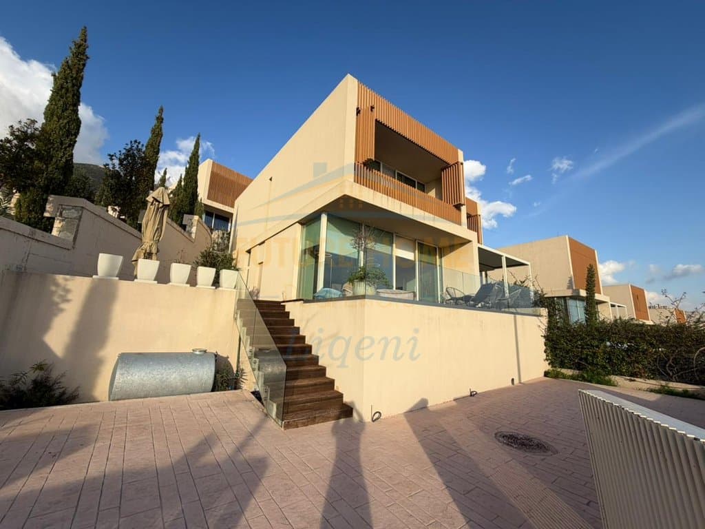 Shitet, Vilë 2-Katëshe, Green Coast, Palasë