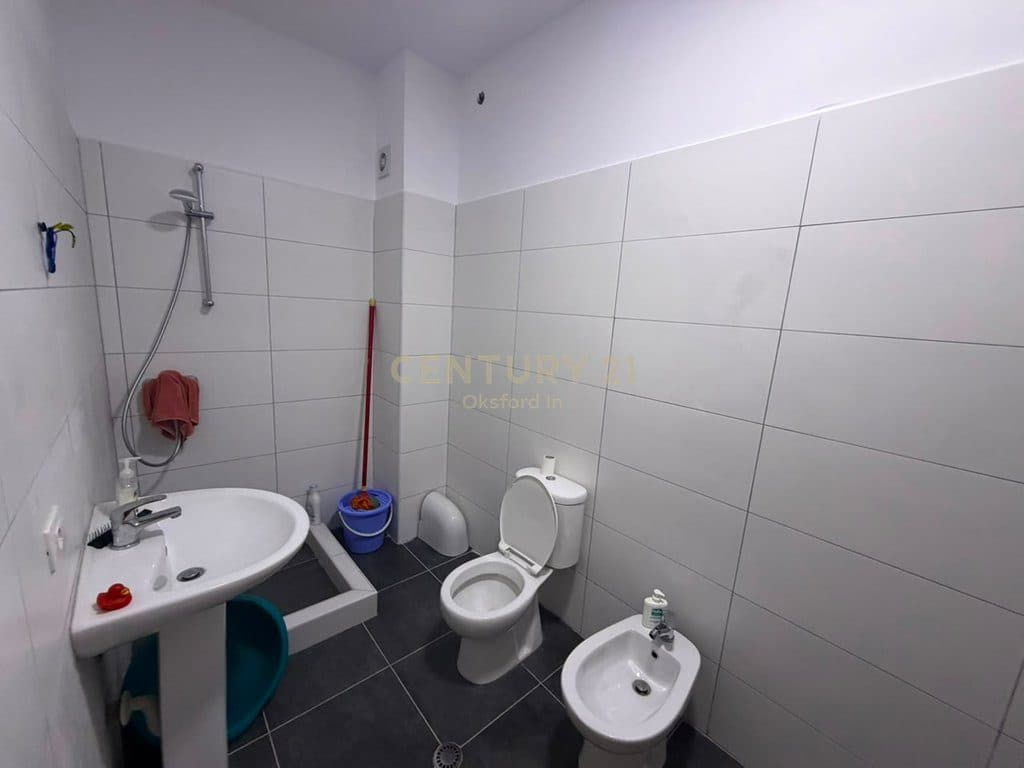 SHITET STUDIO NË KUNË, SHËNGJIN 4