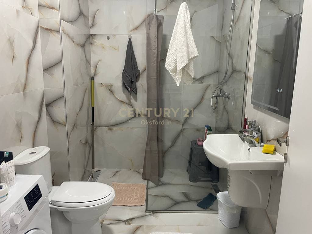 Jepet Apartament 1+1 me Qira ne Shengjin