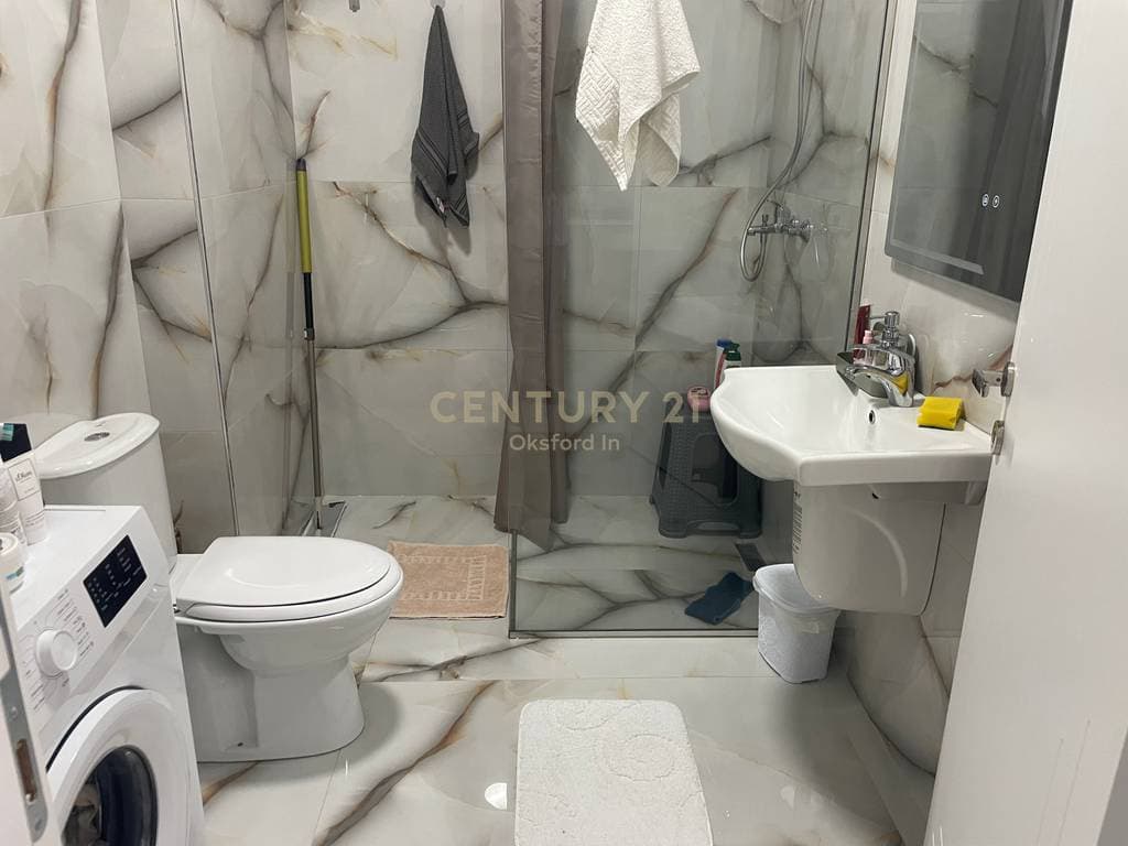 Jepet Apartament 1+1 me Qira ne Shengjin