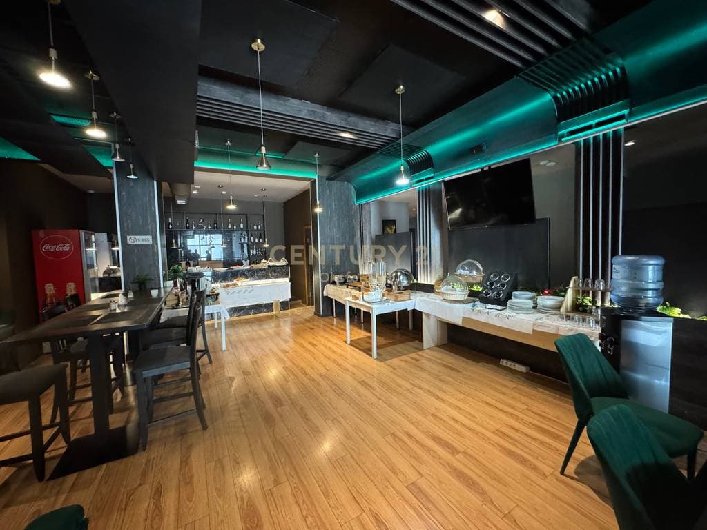 SHITET HOTEL NE VLORE PRANE VLORA MARINA 4