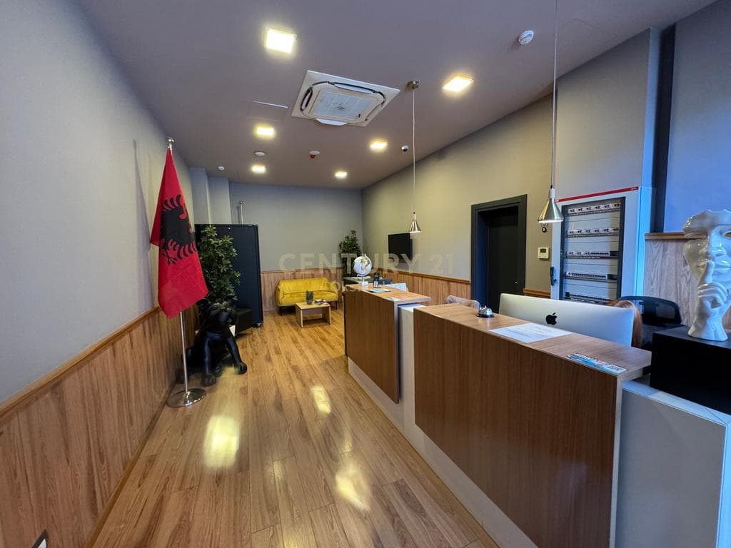 SHITET HOTEL NE VLORE PRANE VLORA MARINA