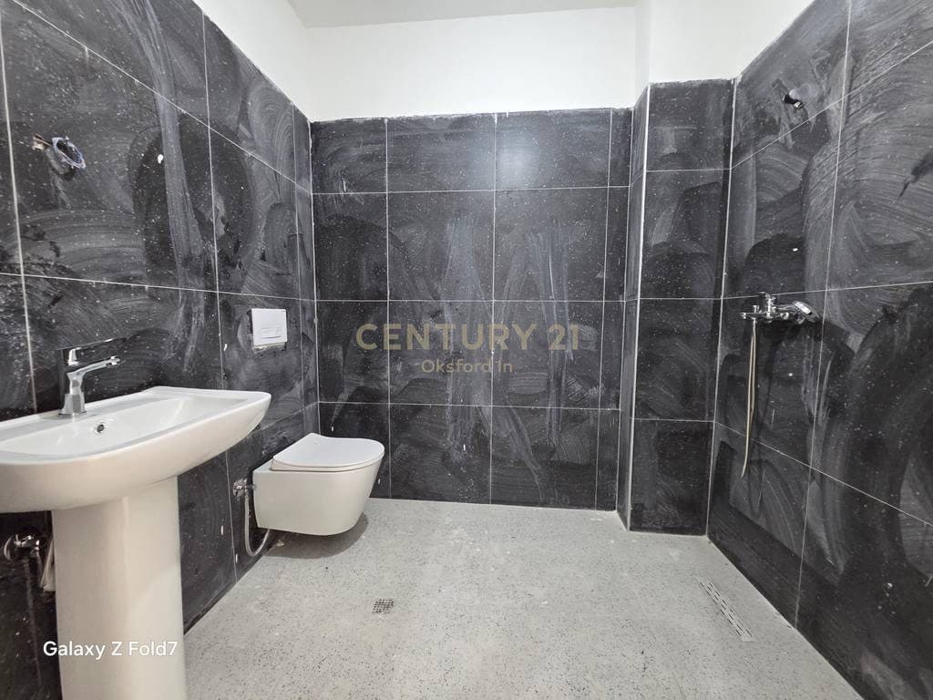 APARTAMENT PER SHITJE 2+1 TE RANA HEDHUN , SHENGJIN 4