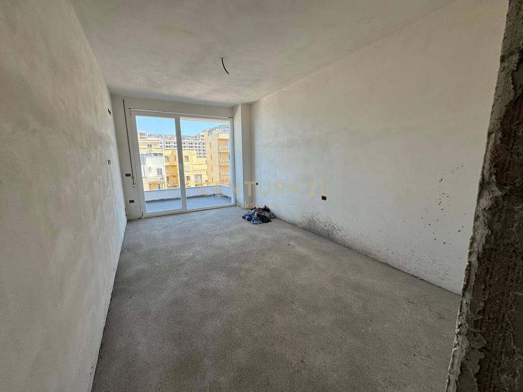 SHITET APARTAMENT 1+1 NE KUNE,SHENGJIN