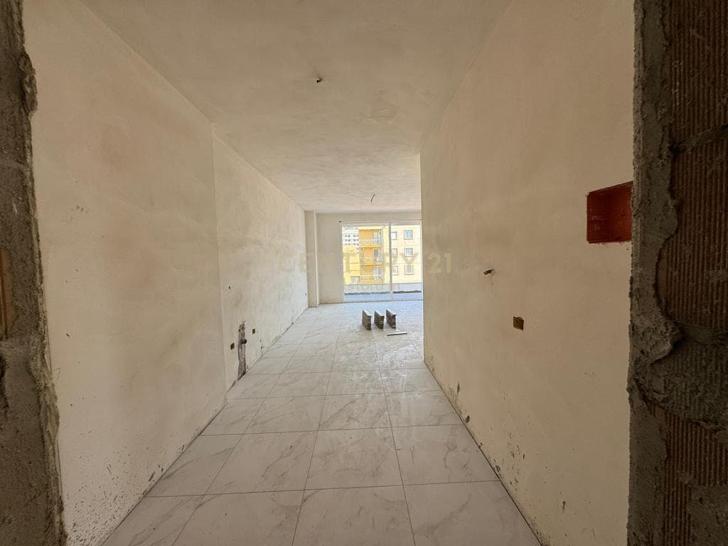 Shitet apartament 1+1 në zonën e Kunës, Shëngjin, me sipërfaqe 81.6 m². 4