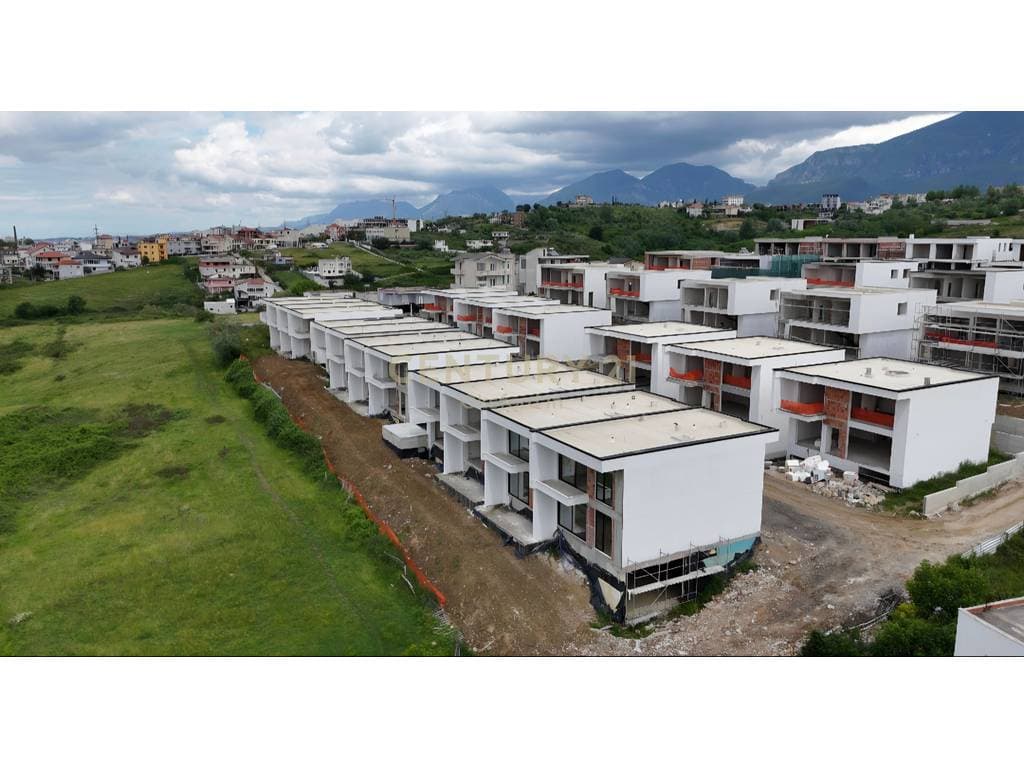 SHITET VILE EKSKLUZIVE TE KOMPLEKSI "SIAR" , LIQENI FARKES, TIRANE 3