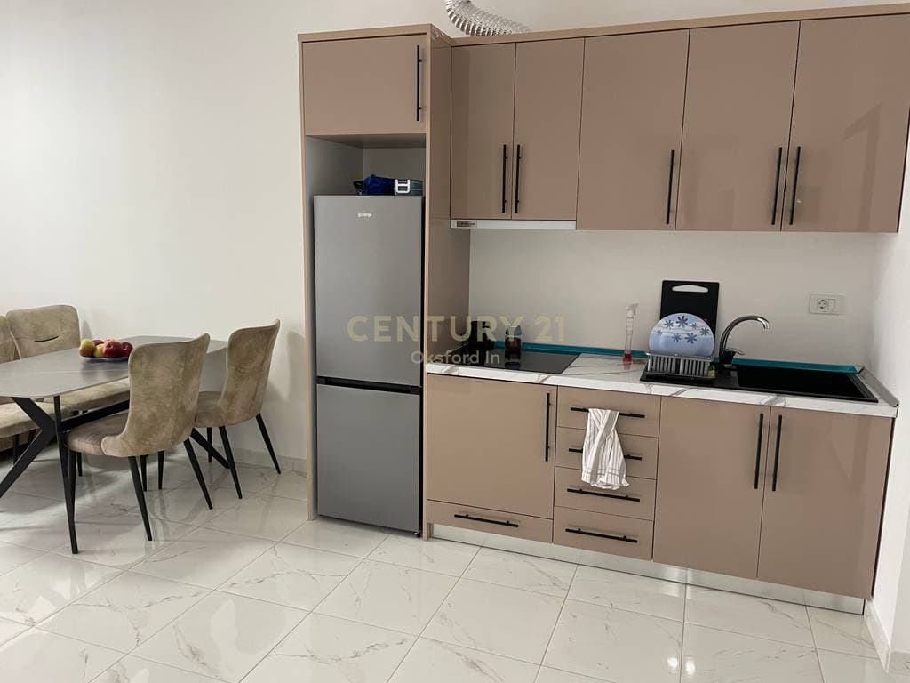 Jepet Apartament 1+1 me Qira ne Shengjin 3