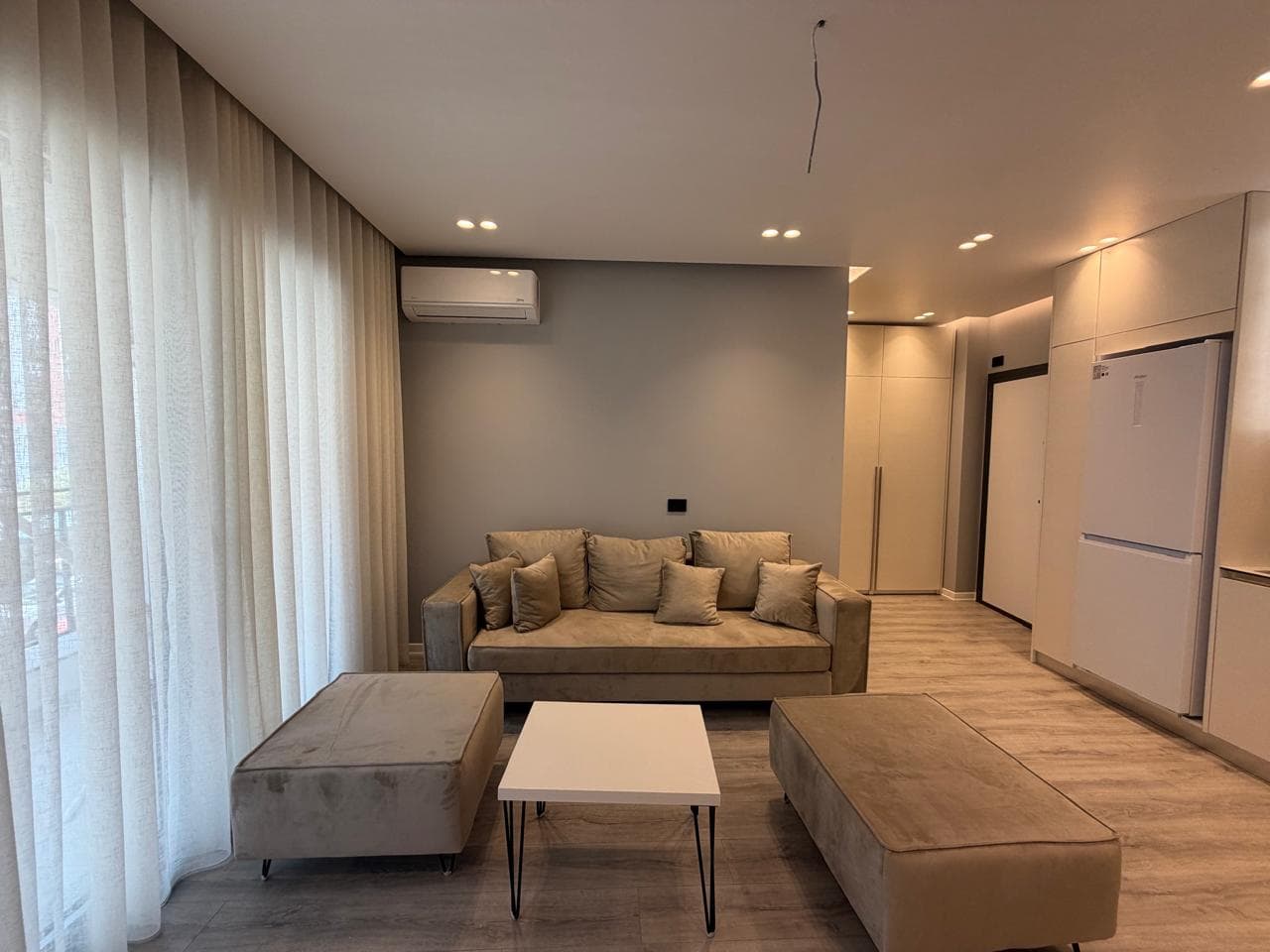 APARTAMENT 1+1 ME QIRA, BULEVARDI I RI