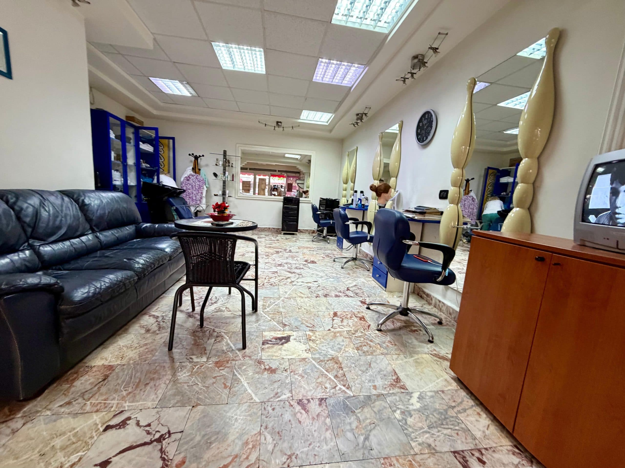 AMBIENT BIZNESI PËR SHITJE NE KOMUNE TE PARISIT 2