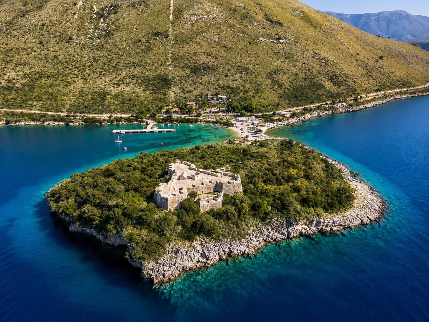 Truall për Shitje 📍 Porto Palermo, Himarë