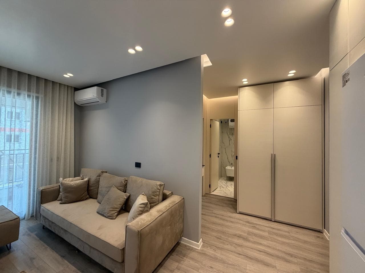 APARTAMENT 1+1 ME QIRA, BULEVARDI I RI 2