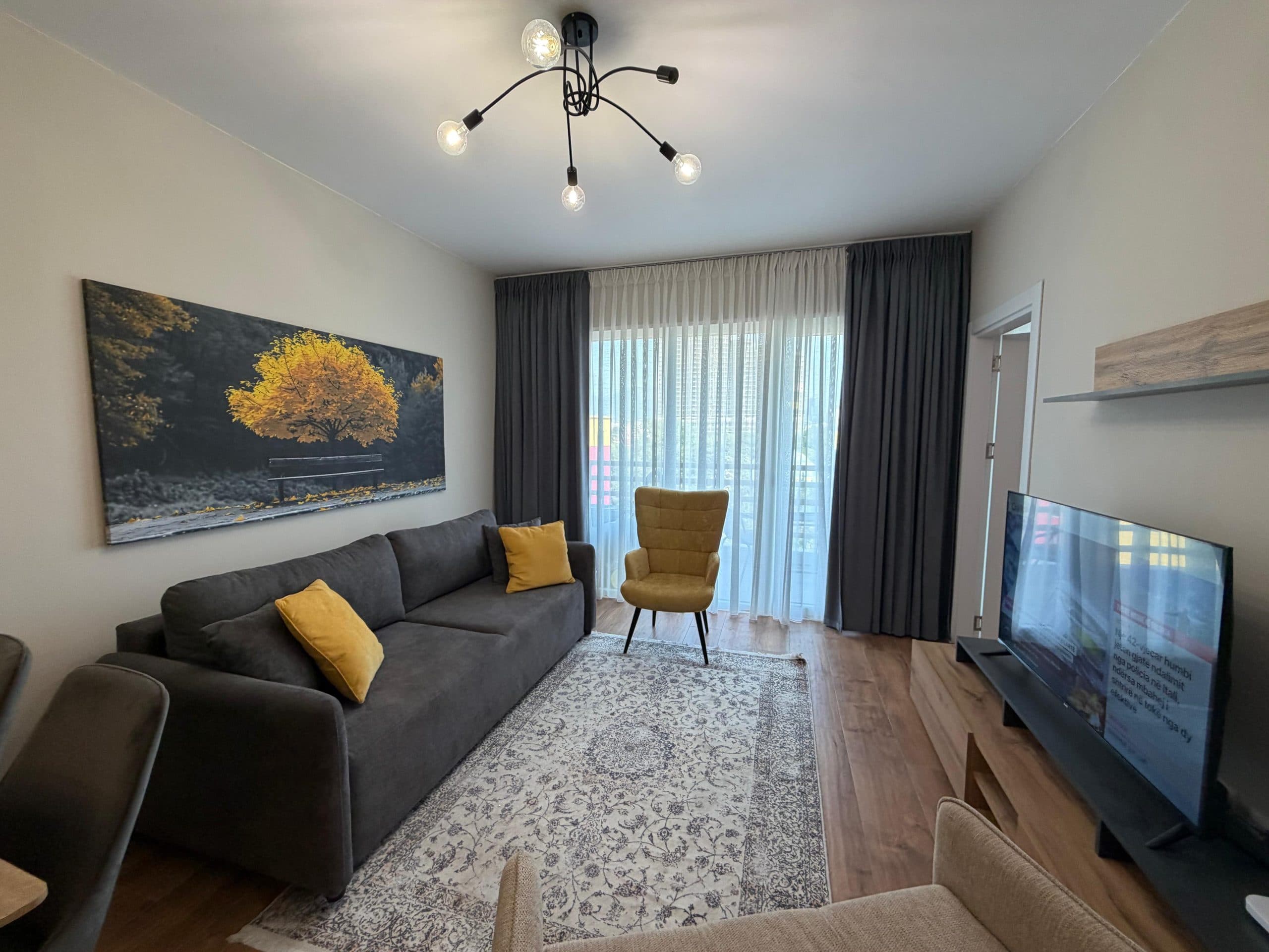 APARTAMENT 1+1 ME QIRA , LARPRAK 4