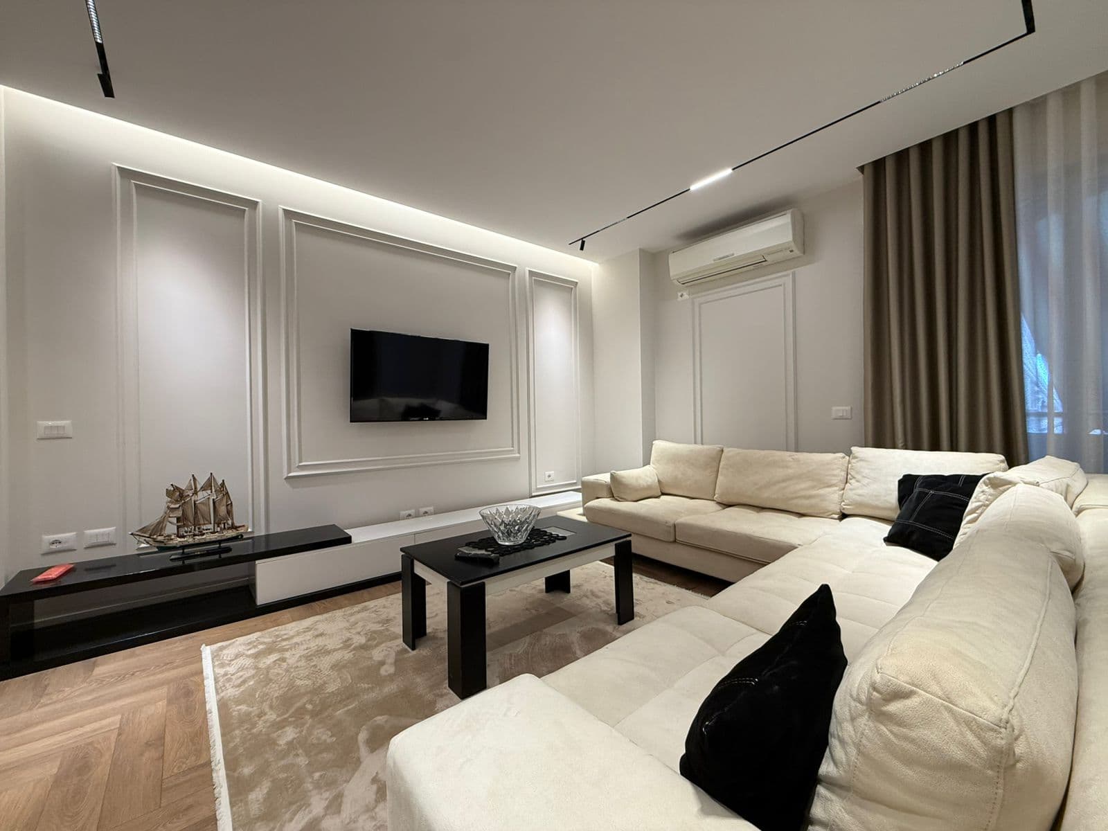APARTAMENT 2+1 PËR QIRA 3