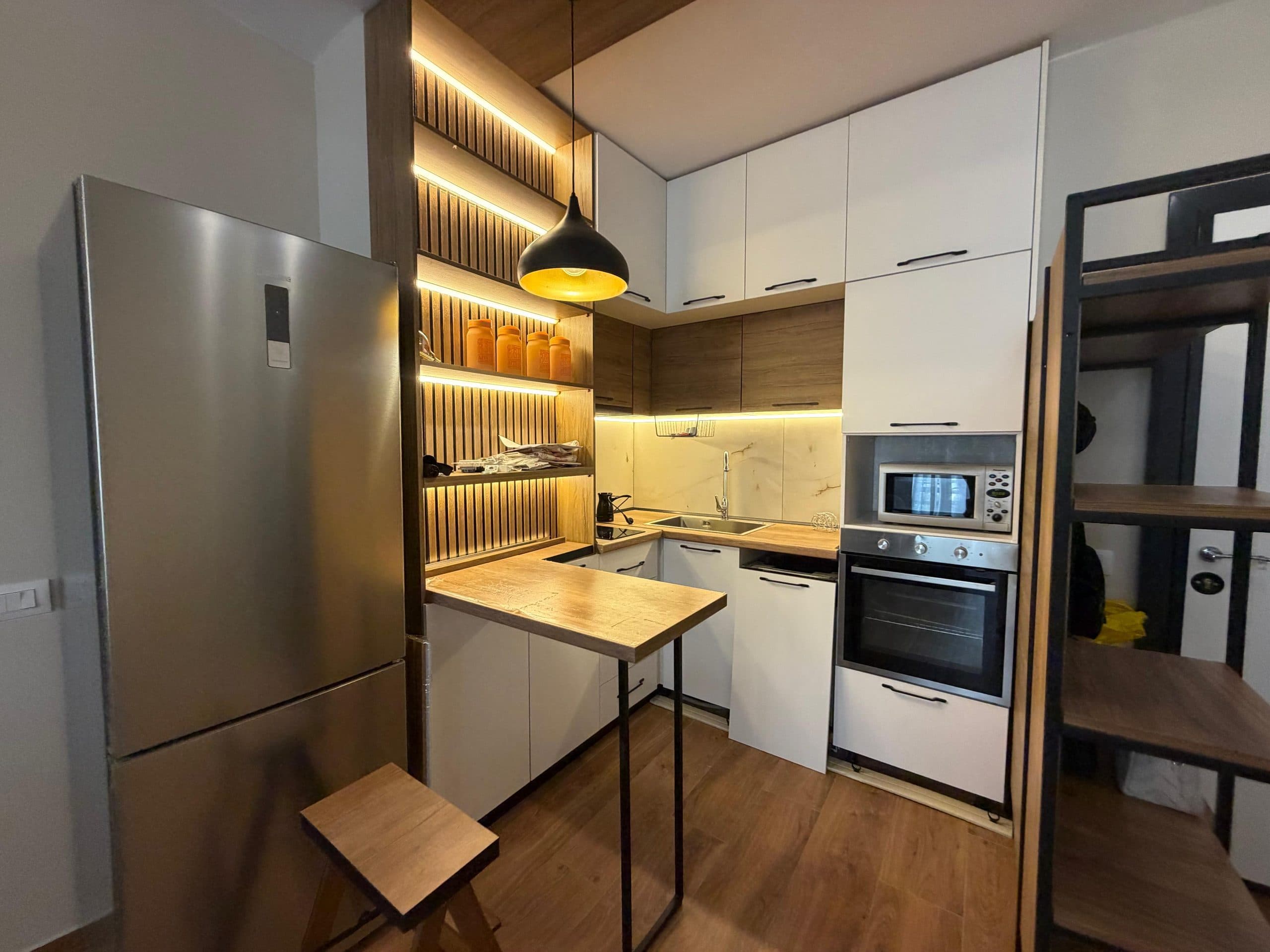APARTAMENT 1+1 ME QIRA , LARPRAK 3
